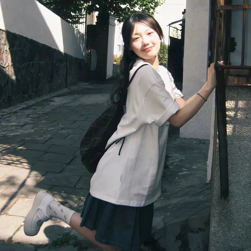 俏皮女学生